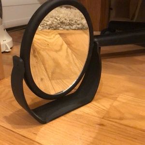 Like new face mirror